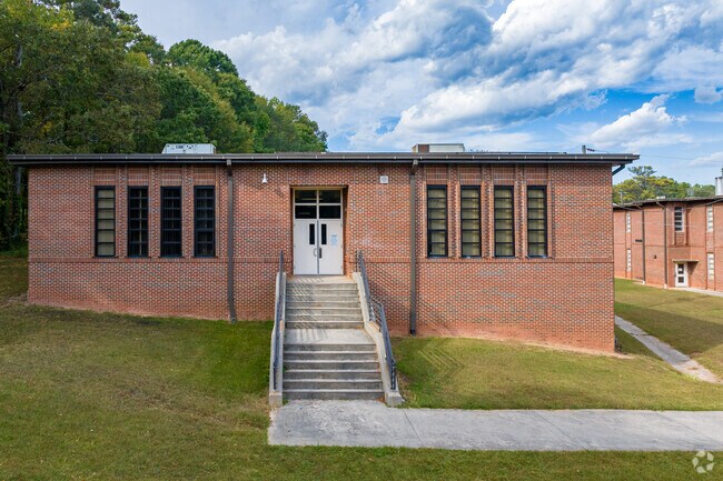 William M. Mcgarrah Elementary School teaches Pre-K to 5th Grades.