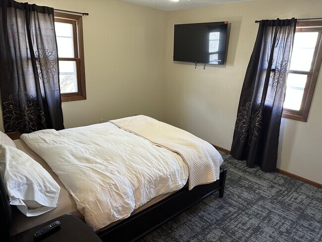 910 11th Ave unit 4 and 2 Furnished, Britton, SD 57430 - photo 4