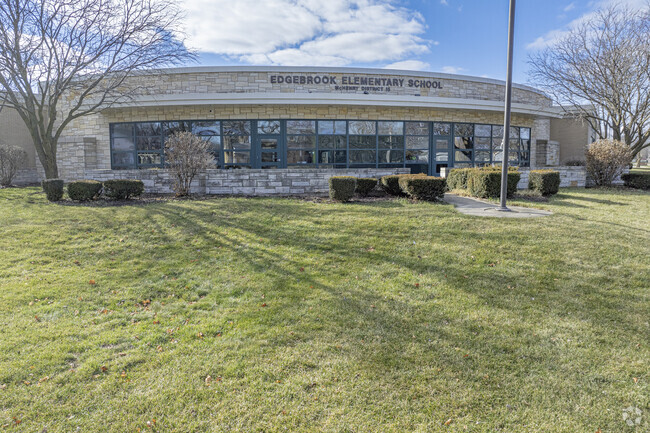 Edgebrook Elementary School is a highly rated school in McHenry.