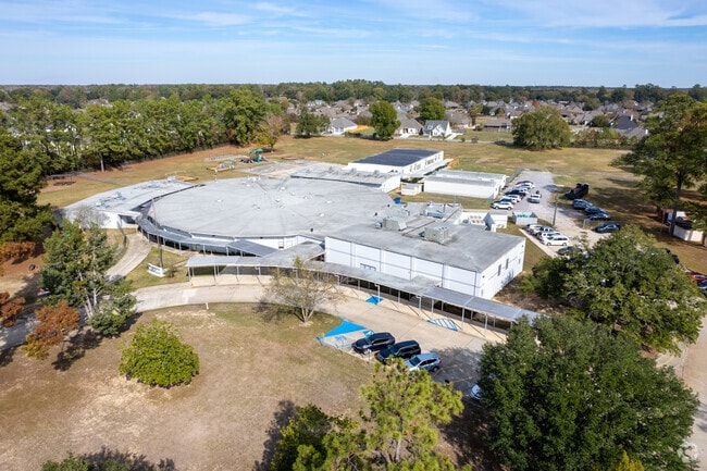 Bellingrath Hills Elementary School is located at 6612 Audusson Dr, Greenwell Springs, LA 70739.