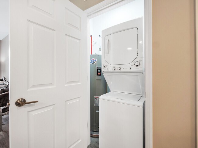 4 Corners Lakeside Apartments - White Lake, MI, White Lake, MI 48386 - photo 4