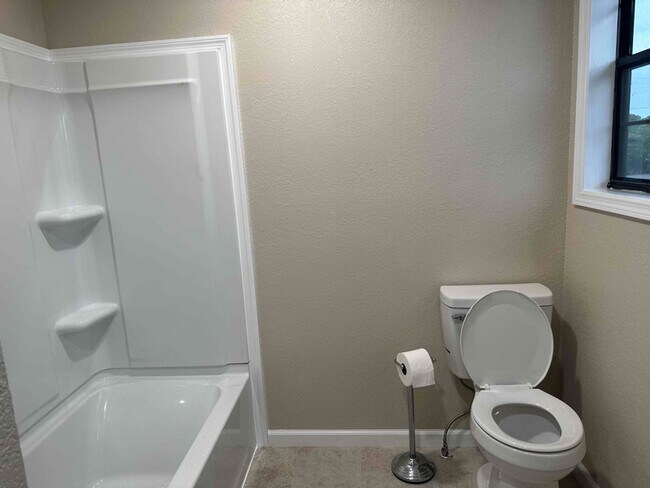 108 Decatur Pike unit C, Athens, TN 37303 - photo 5