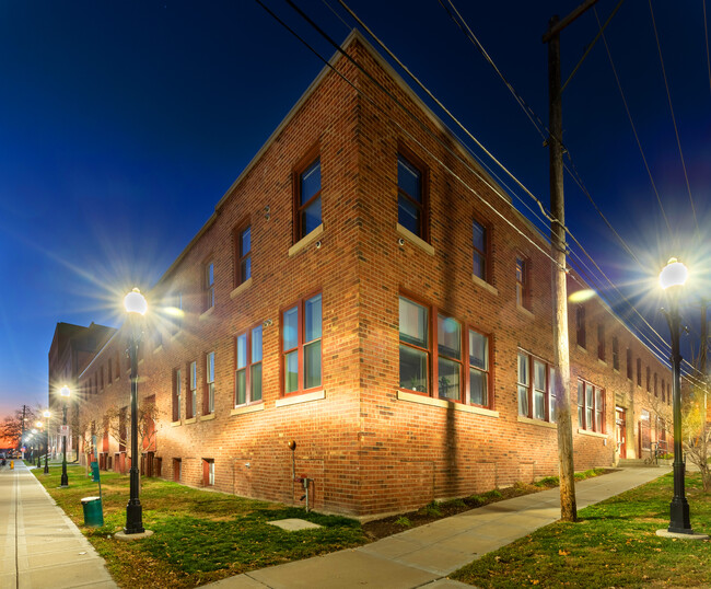5th Street Lofts night view