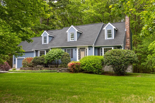 A colorful Cape Cod style home in the Boxborough, MA neighborhood.