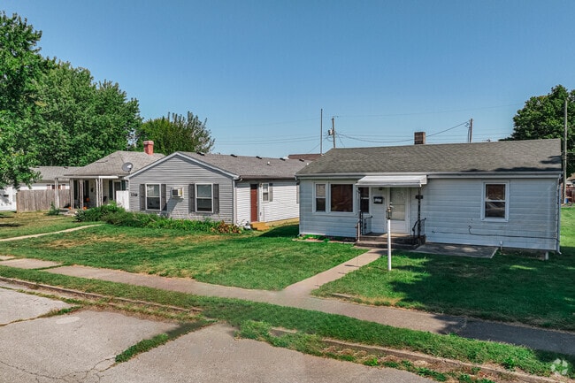 Ranch style houses are common throughout Markland Heights.