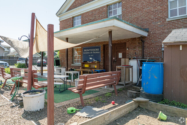 Montessori School of Peoria offers a space where all people can learn and thrive.