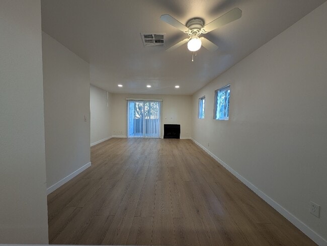 14249 Friar St, Los Angeles, CA 91401 - photo 2