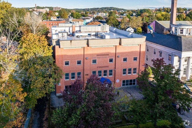 Jacob Hiatt Magnet School has a B- rating according to Niche.