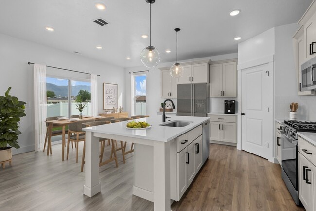 688 600 W, Tremonton, UT 84337 - photo 2