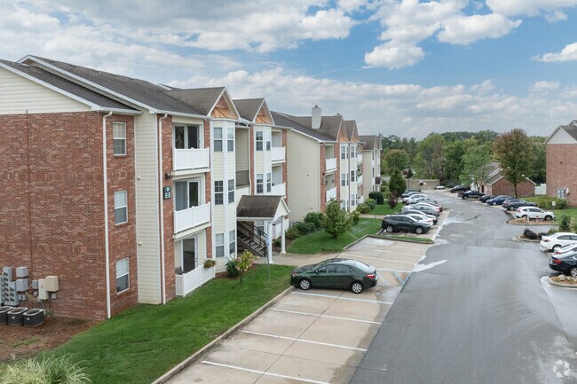 Park DeVille residents have spacious apartments as a housing option.