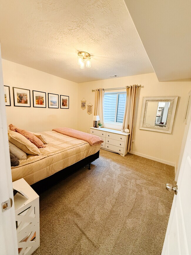 12568 Ezra Cir Basement unit Basement, Herriman, UT 84096 - photo 7