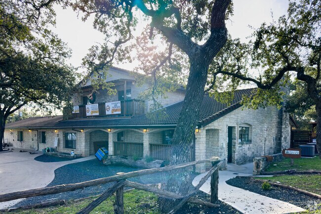 Acton Academy Dripping Springs encourages hands-on, critical thinking.