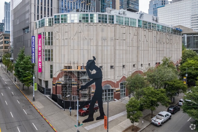 Johnathan Borofsky’s Hammering Man greets visitors of the Seattle Art Museum in downtown.