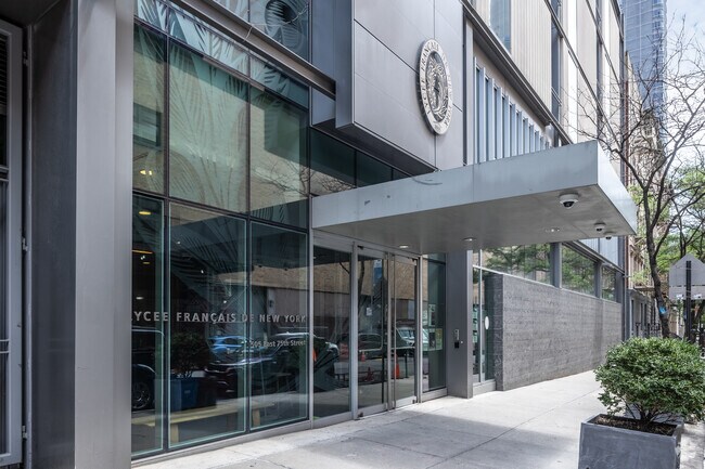 Lycée Français De New York in New York, NY - Homes.com