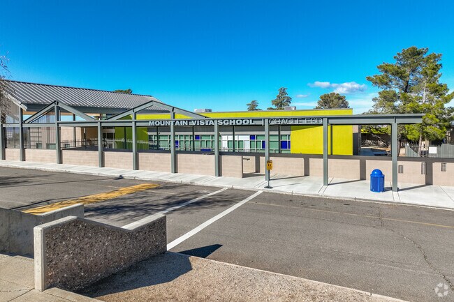 Oracle's Mountain Vista School fosters a culture of creativity and academic excellence.