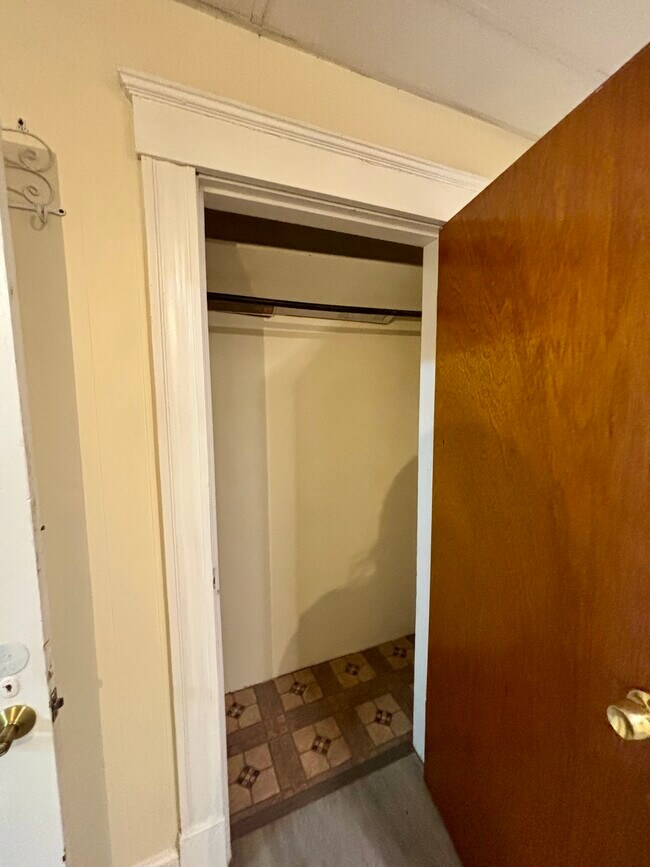 25 Lenox St unit 2R, Lawrence, MA 01843 - photo 5