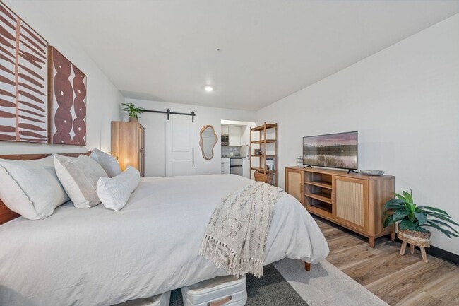 Discover The Nova: Redmond's Stylish New Studio Apartments in a Revamped Historic Motel, Redmond, OR 97756 - photo 4