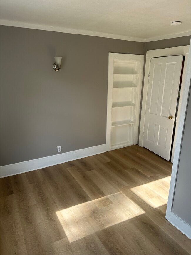 122 Sibben St unit Apartment A, Manistee, MI 49660 - photo 5