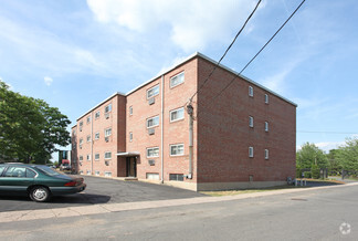14-16 Crosby St, East Hartford, CT 06118