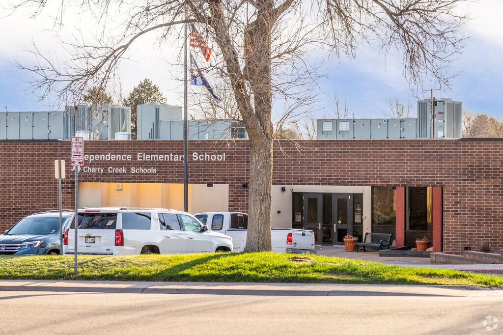 Independence Elementary School received a B- from Niche.