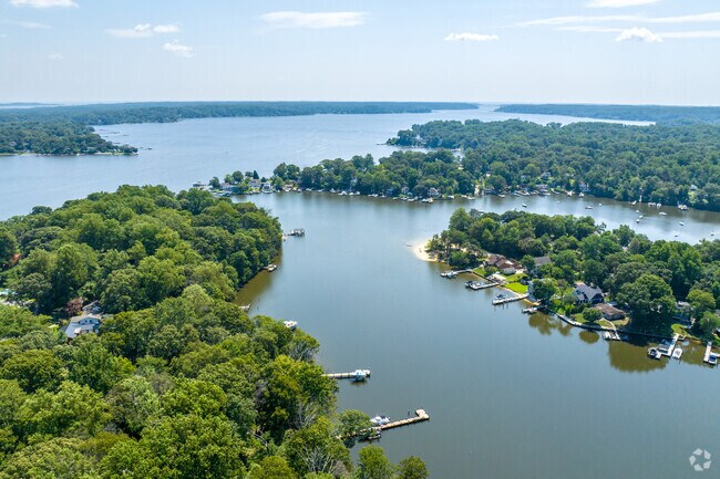 Take a swim at Arden on the Severn.