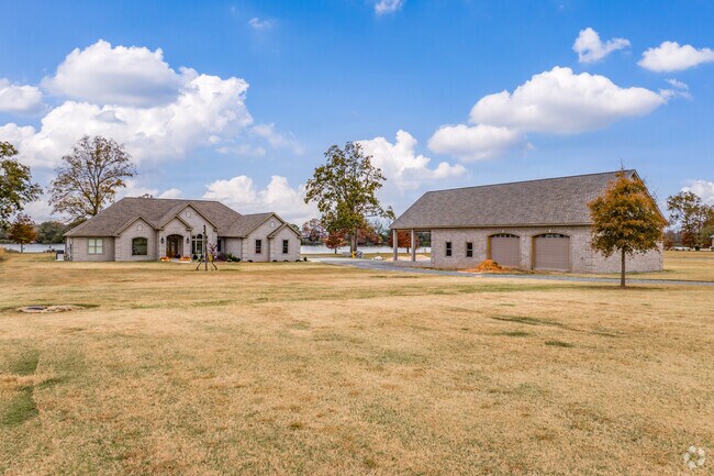 Scott's lakeside homes tend to be newer custom homes.
