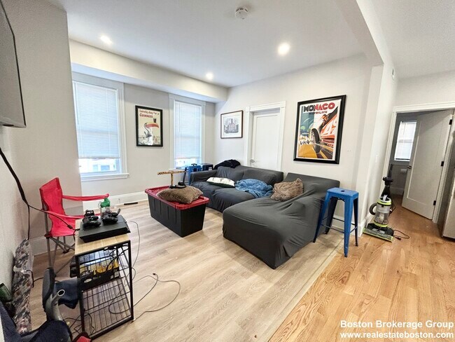 74 Marine Rd unit 3, Boston, MA 02127 - photo 4