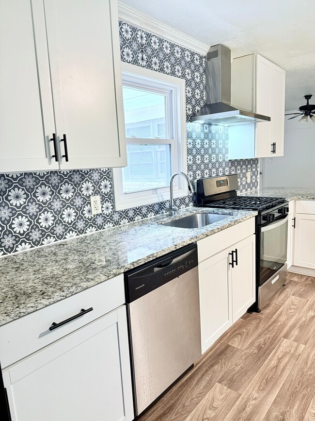 3553 Pine Needle Dr SW, Marietta, GA 30008 - photo 2