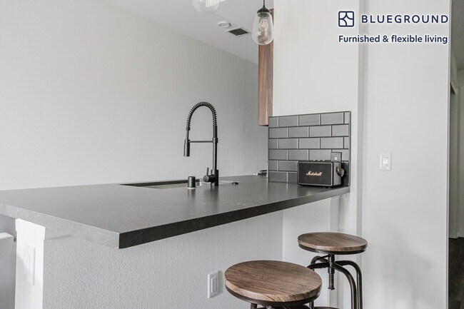 201 The Promenade N unit FL6-ID1259, Long Beach, CA 90802 - photo 5