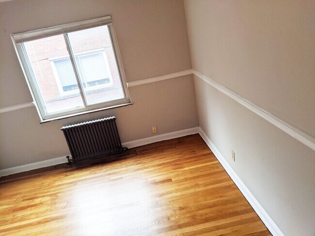 956 Ludlow Ave unit 956-08, Cincinnati, OH 45220 - photo 2