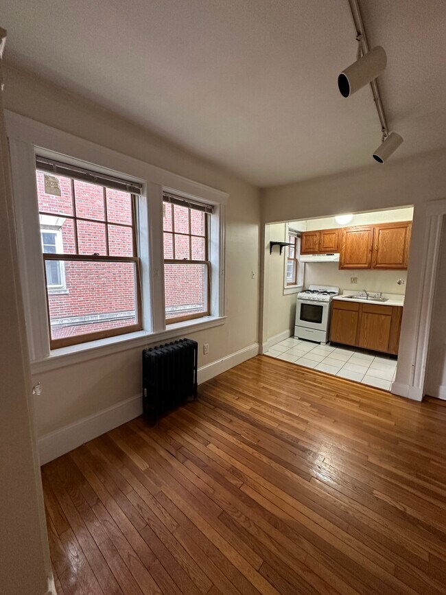 39 Lee St Unit 3A, Cambridge, MA 02139