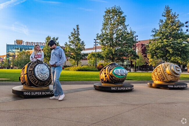 Titletown has a great selection of entreatment and eateries to choose from.