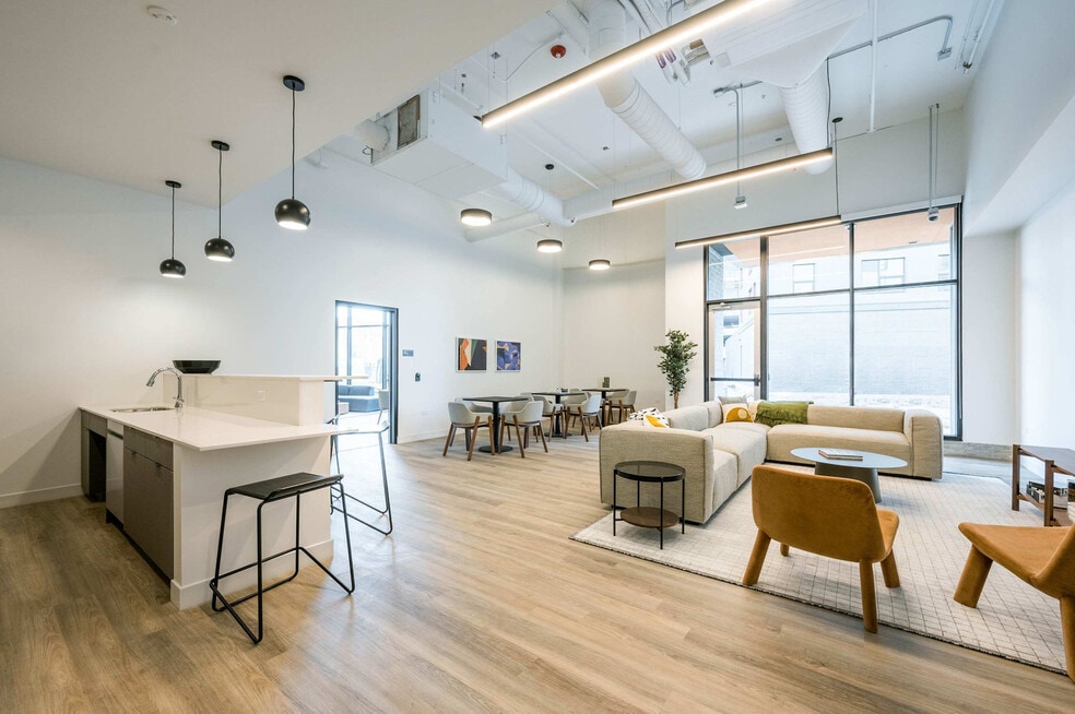 853 W Blackhawk St unit ID1243858P, Chicago, IL 60642 - photo 1