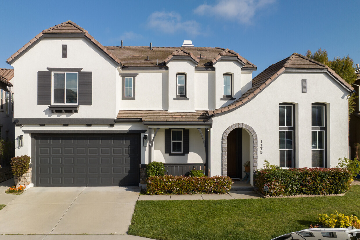 Cielo - Modern Transitional Style Custom Wood Garage Door — Lux