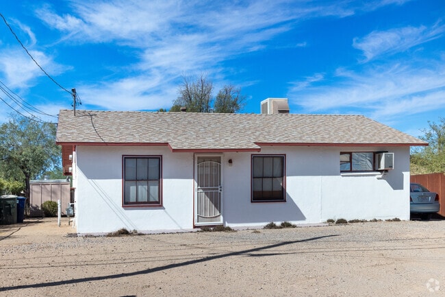 While some homes in Casas de Carlos have several floors, other homes are more affordable.