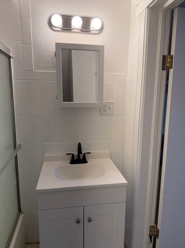 575 Market St unit 3, Paterson, NJ 07513 - photo 2