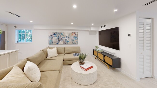 1231 15th Terrace unit 5, Miami Beach, FL 33139 - photo 2