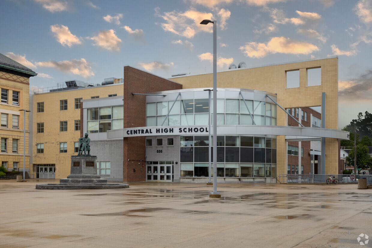 Manchester Central High School, Manchester NH Rankings & Reviews - Homes.com