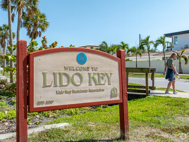 Lido Key has miles of sidewalks connecting the community from one end to the other.