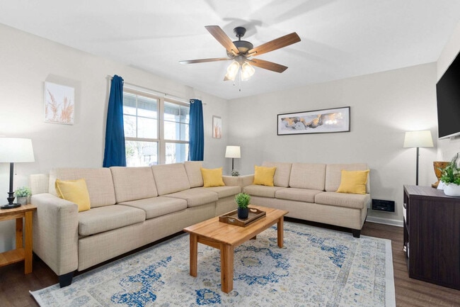 867 Central Ave unit ID1367382P, Clarksville, TN 37040 - photo 2