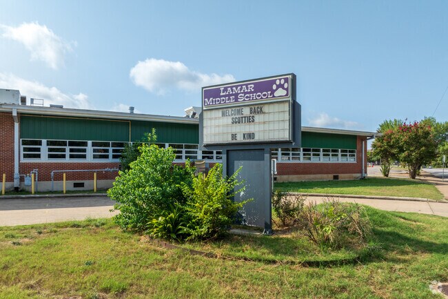 Families in Skyview love Lamar Middle School's welcoming environment.