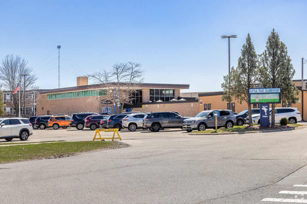 Little Fort Elementary School in Waukegan has approximately 410 students.