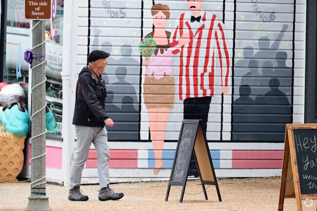 Front Royal Virginia is full of character and color.