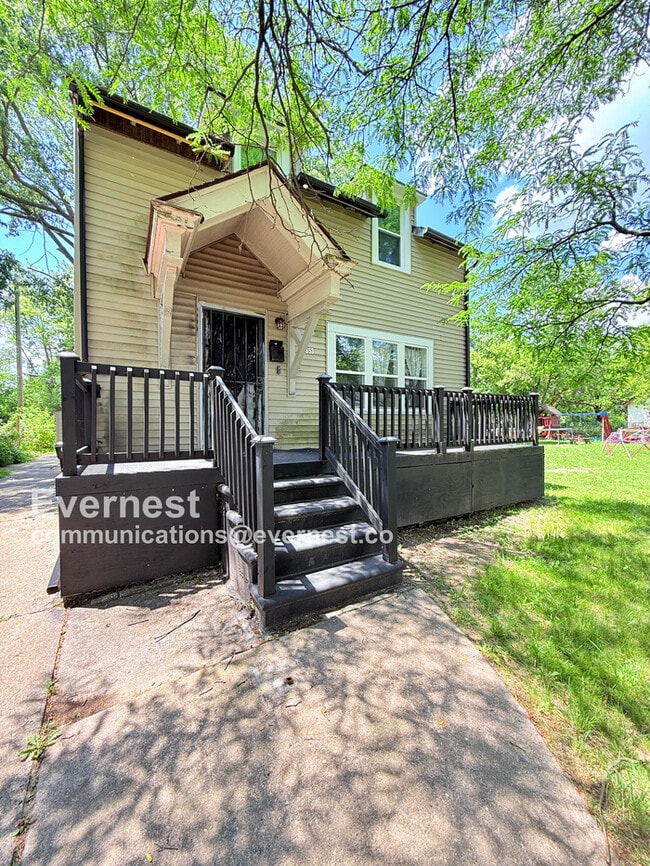 12653 Waltham St, Detroit, MI 48205