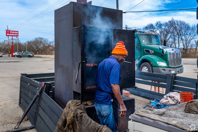 Jones Bar-B-Q is a popular eatery in Muncie for lunch or dinner.