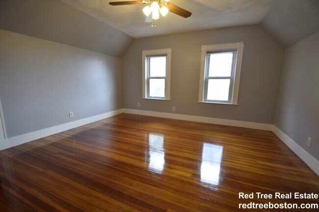 121 Lowell St unit 2, Somerville, MA 02143 - photo 5
