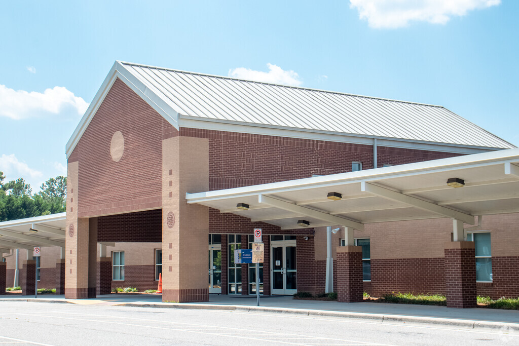 Main entrance to Rosebud Elementary School in Outlying Gwinnett County, Loganville GA