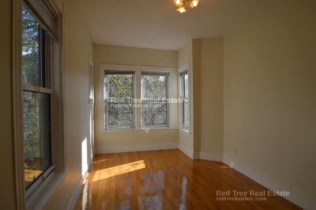 31 Hurd Rd unit 2, Brookline, MA 02445 - photo 7