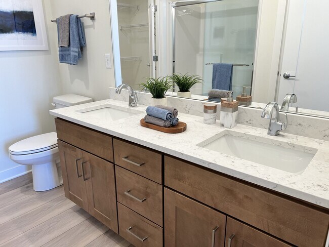 Highlands at Aero Park Apartments & Townhomes 55+, Menomonee Falls, WI 53051 - photo 6