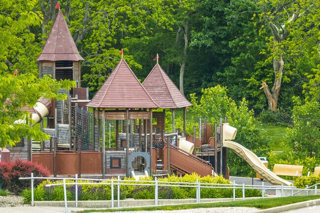 Daleville Town Hall Park and Splash Pad is a community hub and features a playground.